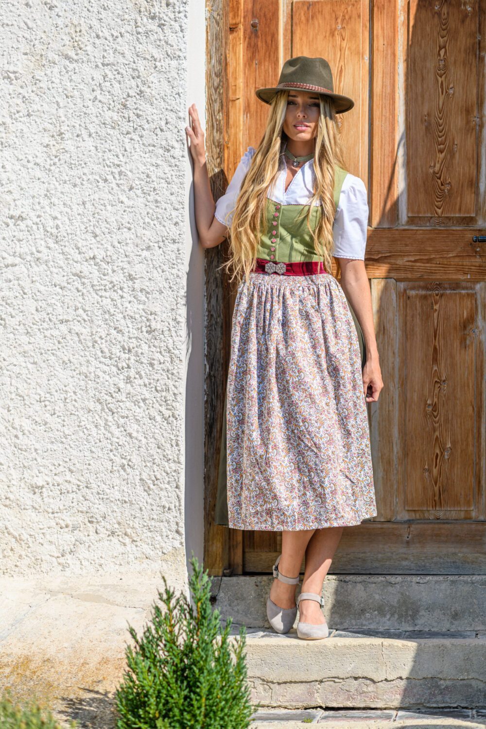 Alternative view of Dirndlbluse 0811 in weiß