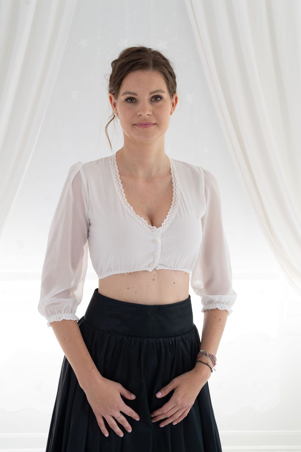 Dirndlbluse Petra – Bild 3