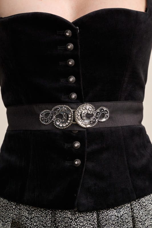 Alternative view of Trachtenmieder Quirina