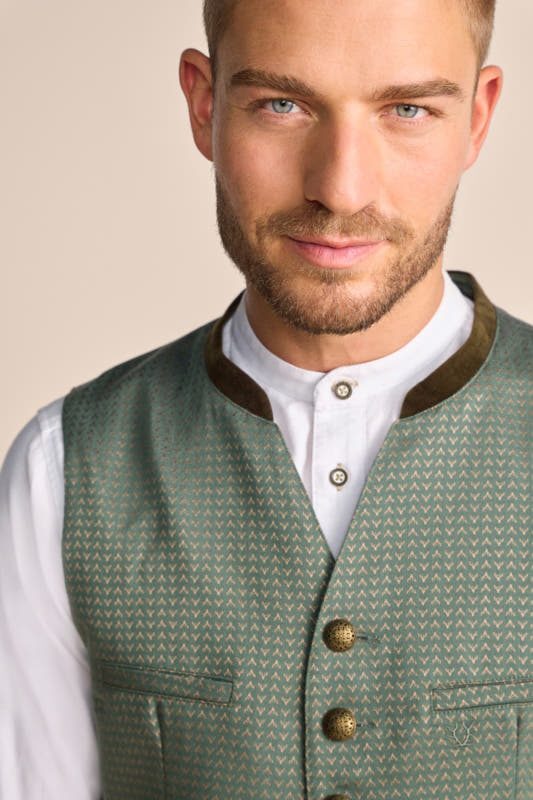 Alternative view of Trachtenweste Junis