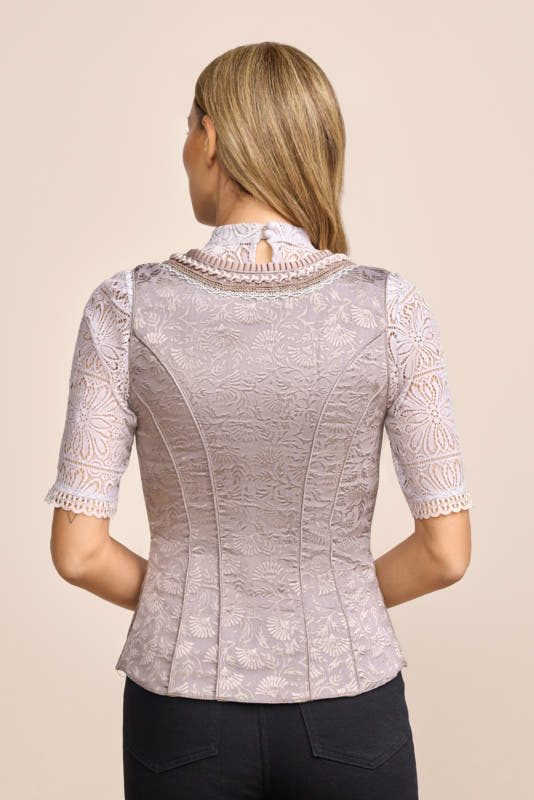 Alternative view of Trachtenmieder Azalea