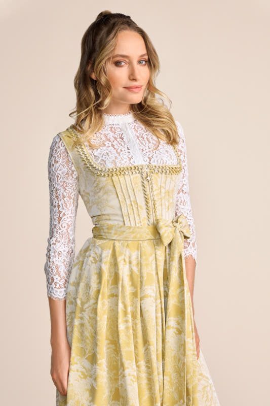 Alternative view of Dirndl Oxana (70cm)