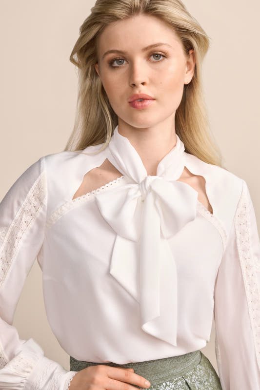 Alternative view of Trachtenbluse Saide