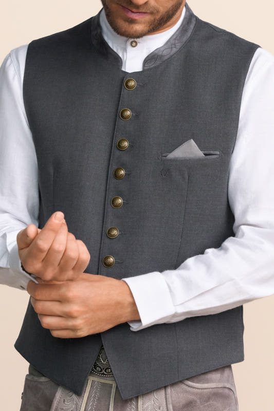 Alternative view of Trachtenweste Nikolaos