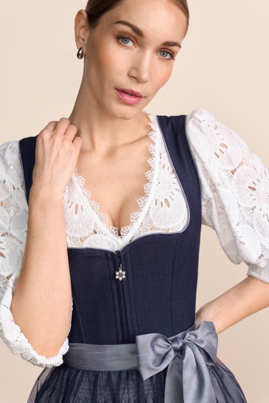 Alternative view of Dirndl Tessi (60cm)