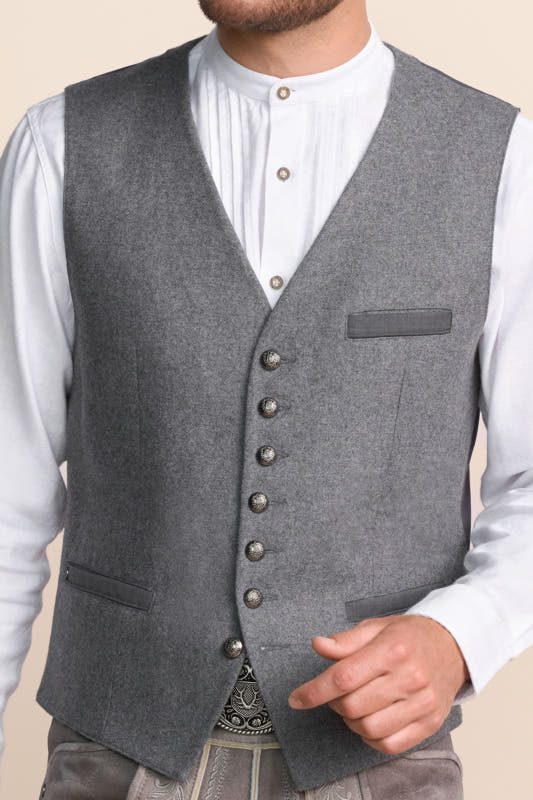 Alternative view of Trachtenweste Manfred