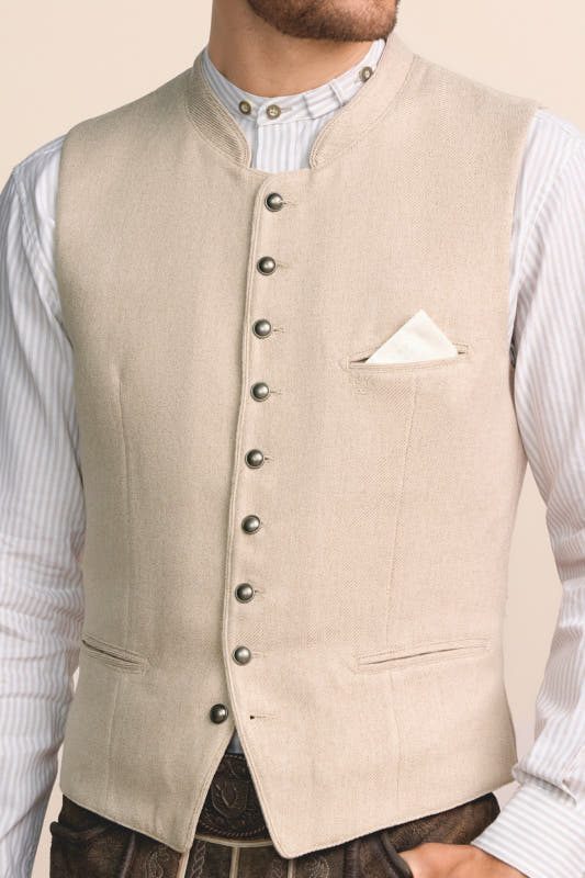 Alternative view of Trachtenweste Michail