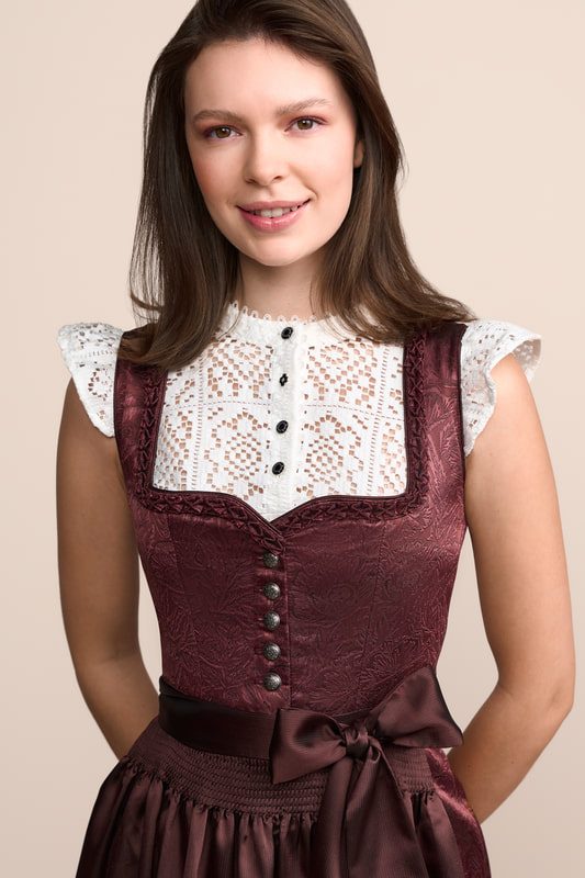 Alternative view of Dirndl Carline (60cm)
