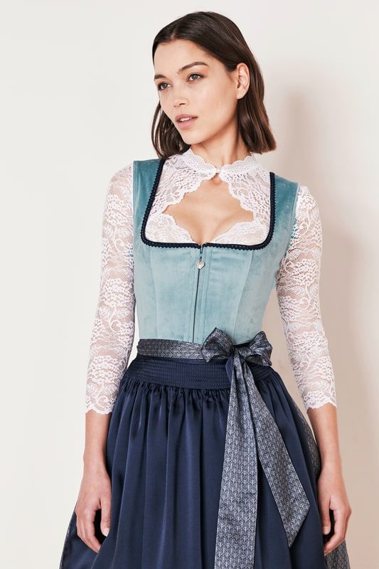 Alternative view of Dirndl Dena (50cm)