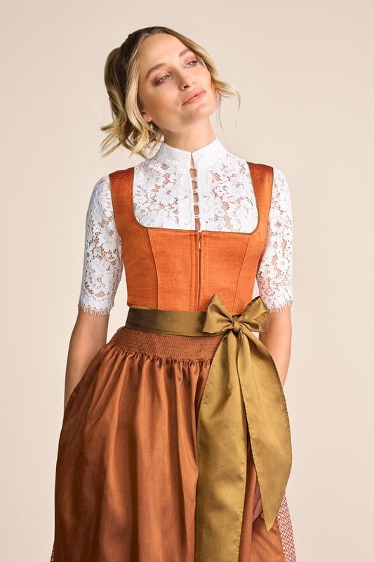 Alternative view of Dirndl Isa (60cm)