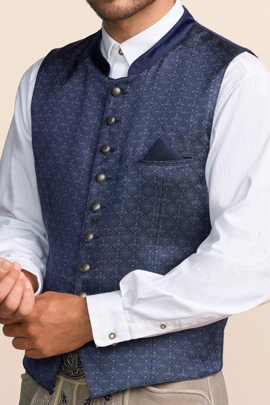 Alternative view of Trachtenweste Petros