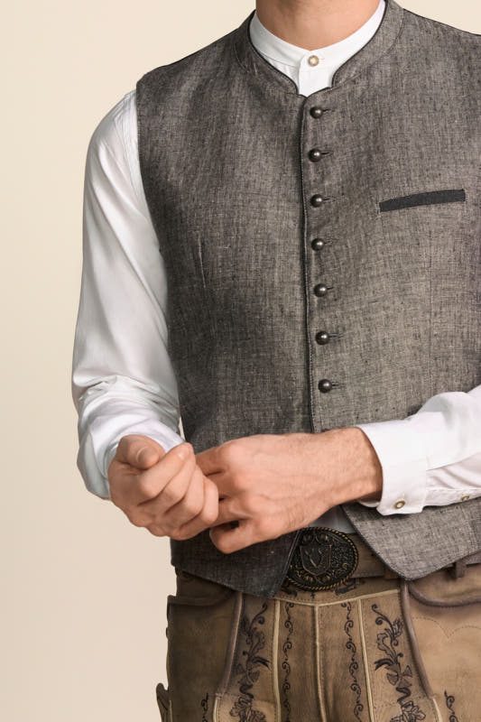 Alternative view of Trachtenweste Thalor