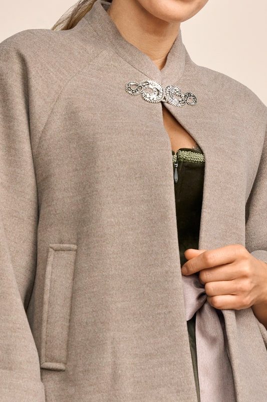 Alternative view of Trachtenjacke Mareet