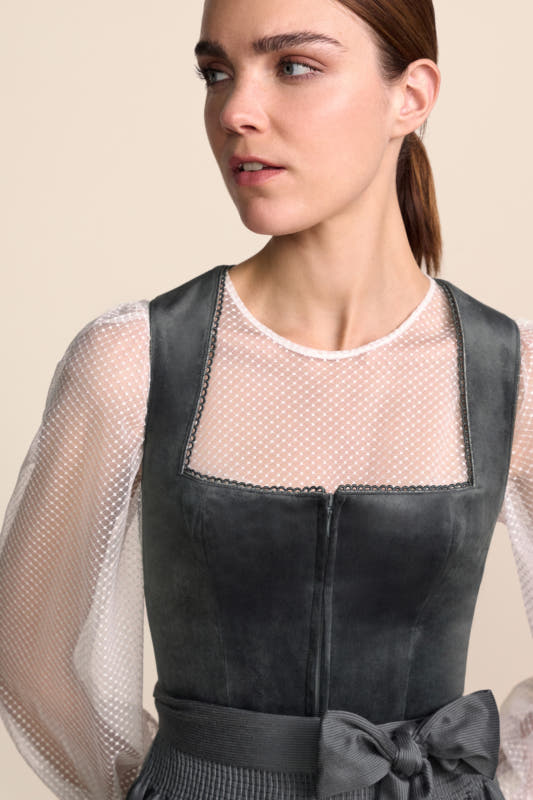 Alternative view of Dirndl Orlina (60cm)