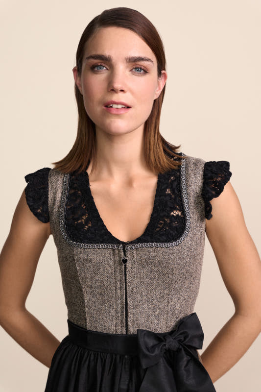 Alternative view of Dirndl Velinae (60cm)