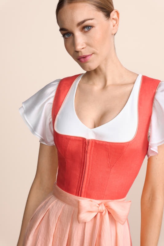 Alternative view of Dirndl Sylphira (70cm)