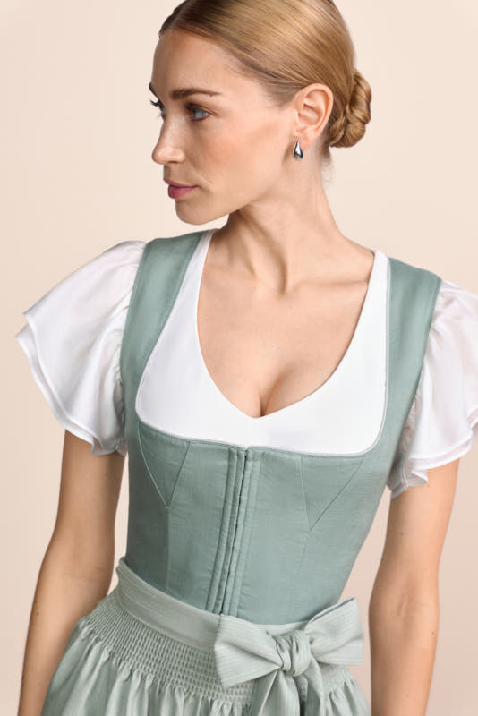 Alternative view of Dirndl Virelia (70cm)