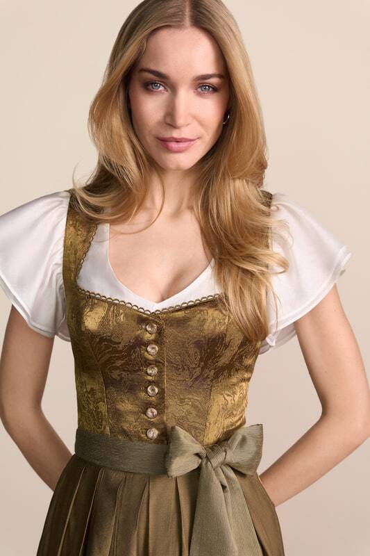 Alternative view of Dirndl Yael (70cm)