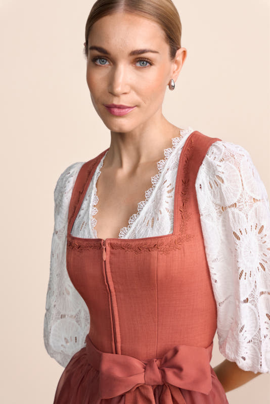 Alternative view of Dirndl Elunara (70cm)