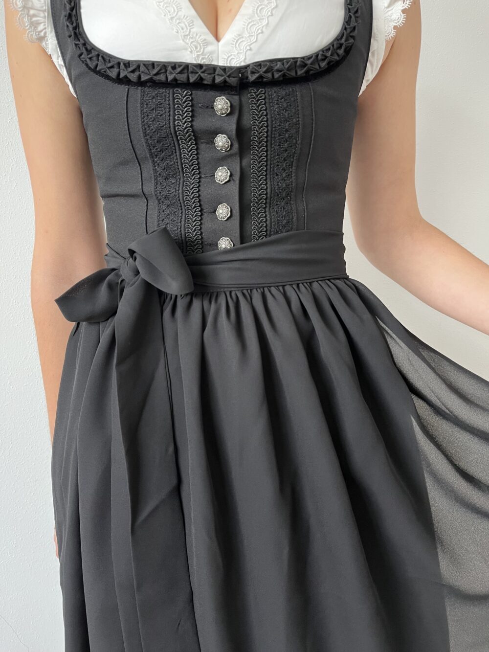 Alternative view of Dirndlschürze Chiffon 90cm schwarz