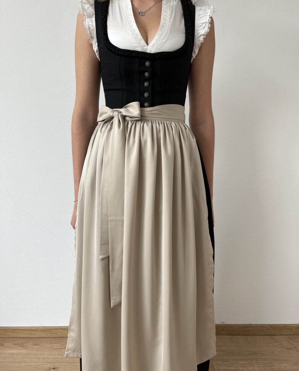 Dirndlschürze Satin 90cm beige