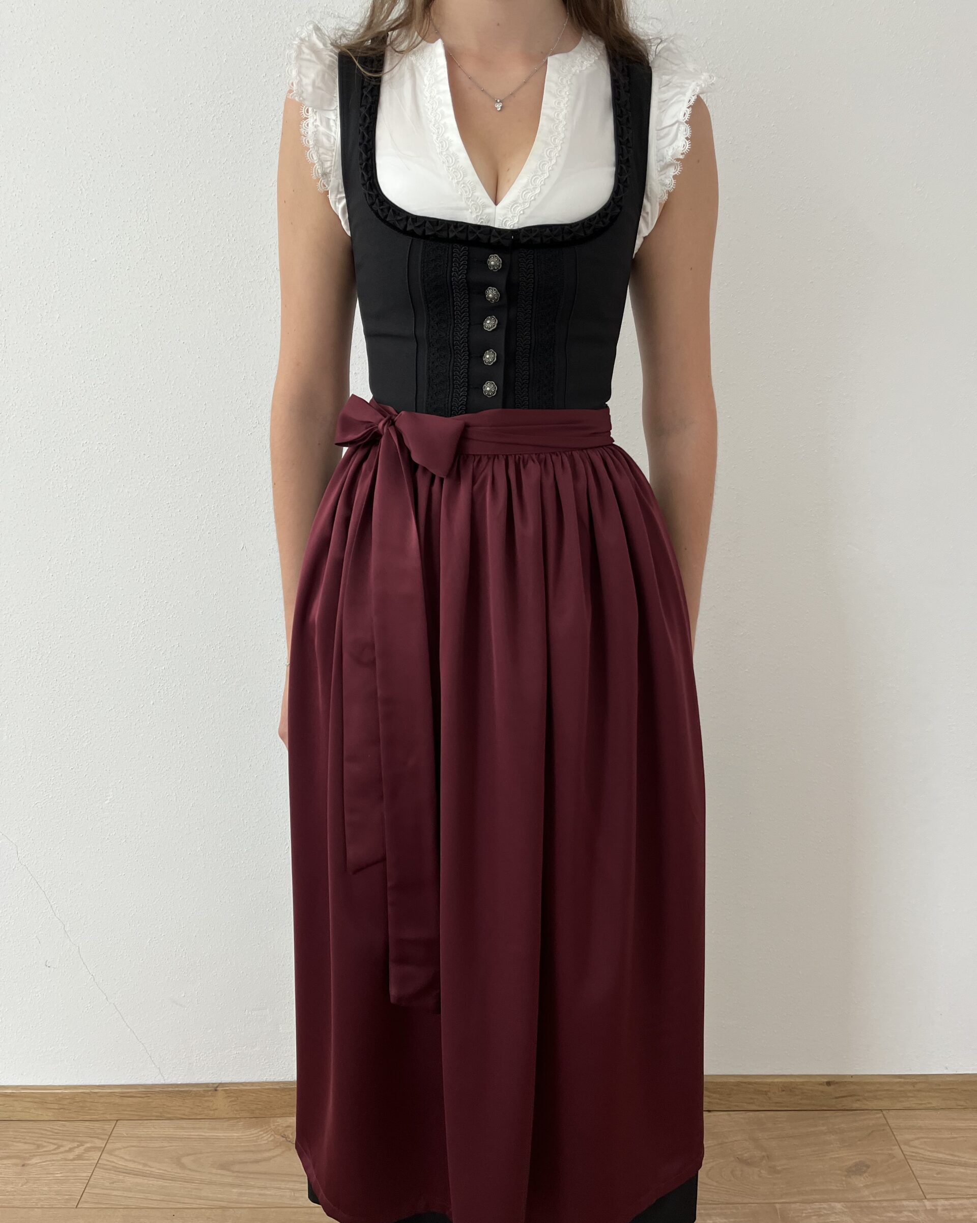 Dirndlschürze Satin 90cm rot